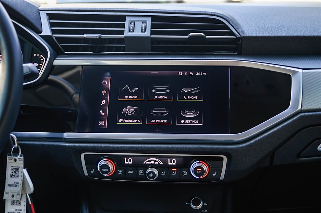 Thumbnail: 2022 Audi Q3 - 13