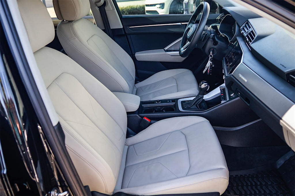 Thumbnail: 2022 Audi Q3 - 10