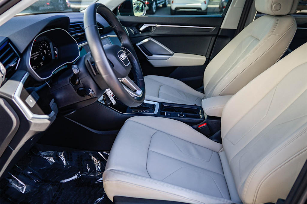 Thumbnail: 2022 Audi Q3 - 11