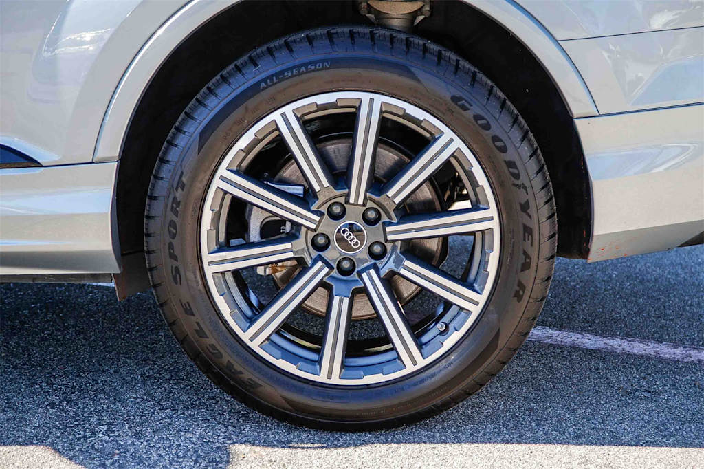 Thumbnail: 2023 Audi Q7 - 5