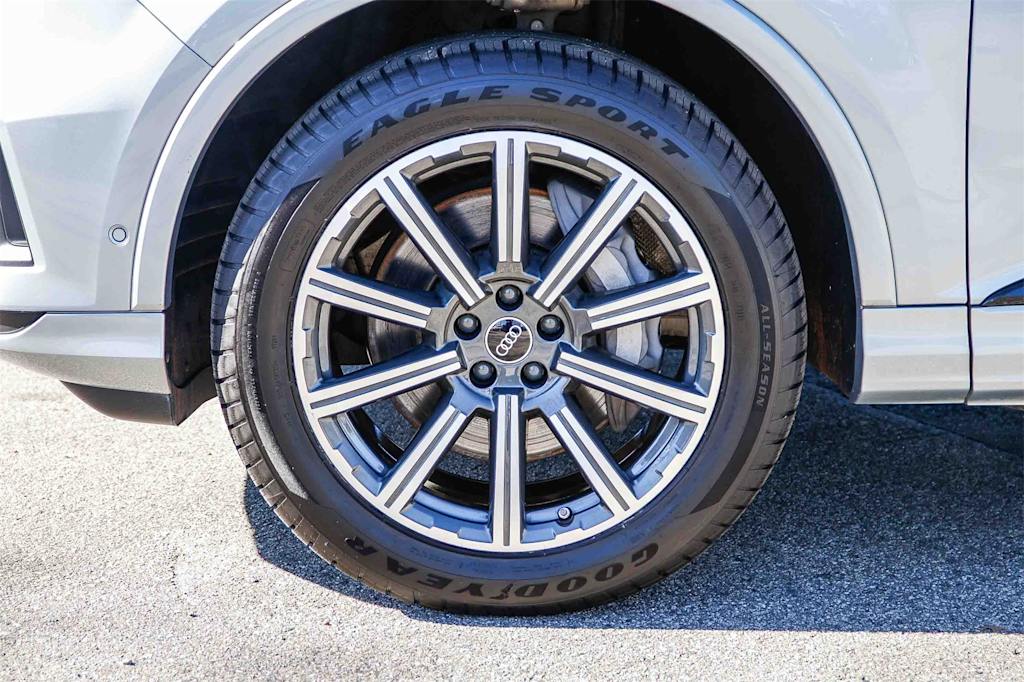 Thumbnail: 2023 Audi Q7 - 16