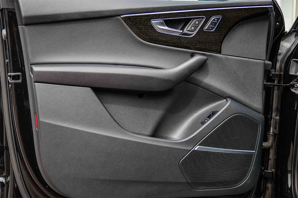 Thumbnail: 2022 Audi Q7 - 21