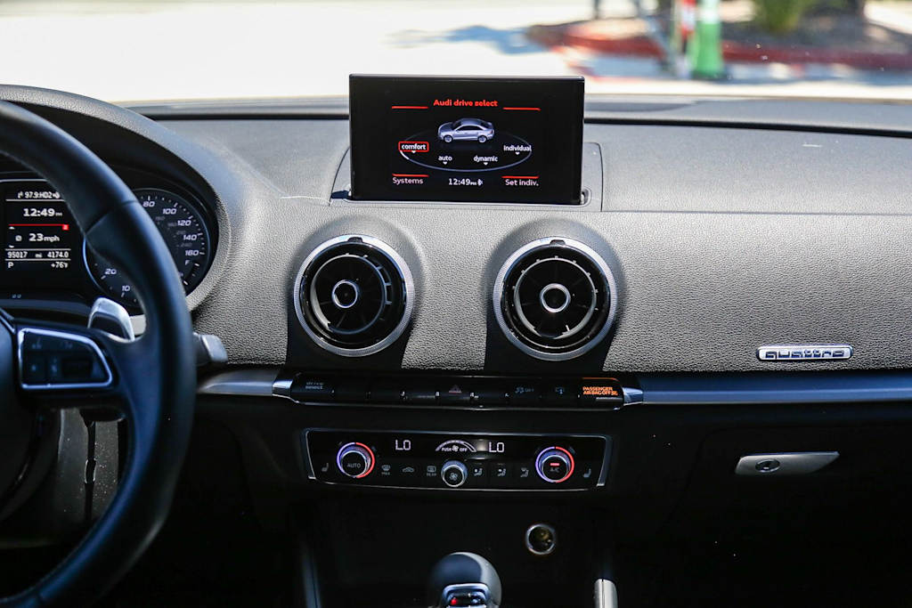 Thumbnail: 2015 Audi S3 - 13