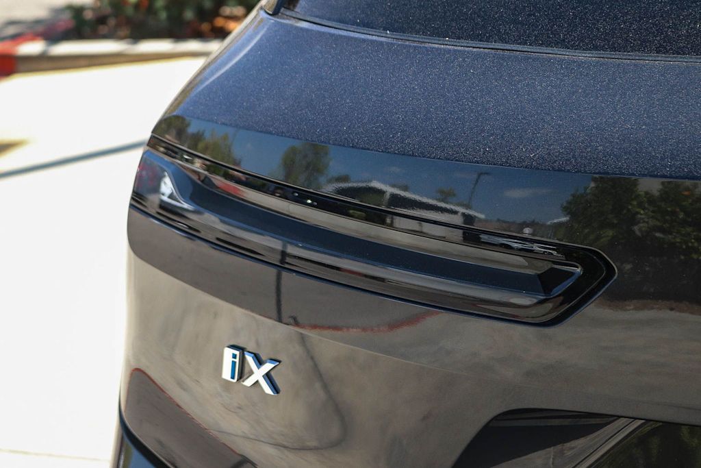 Thumbnail: 2025 BMW iX - 6