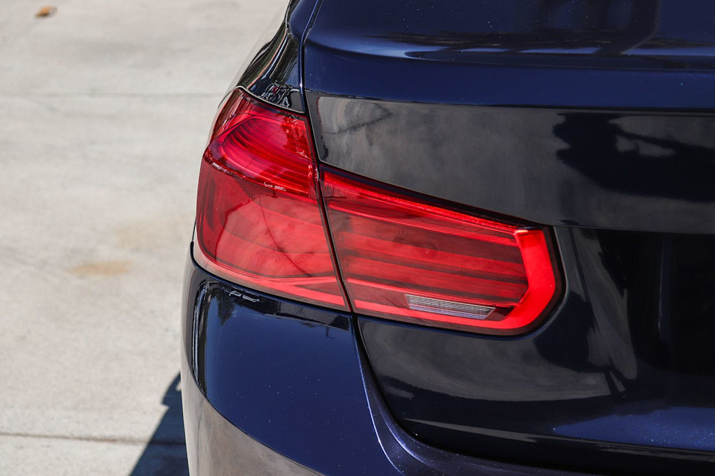 Thumbnail: 2017 BMW 3 Series - 20