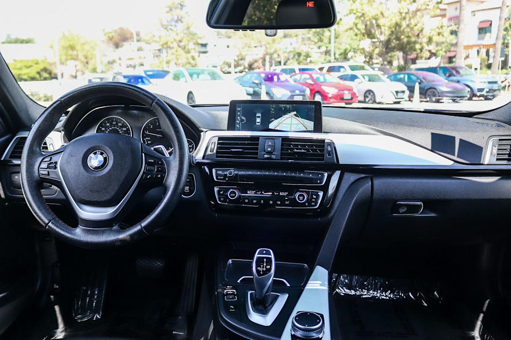 Thumbnail: 2017 BMW 3 Series - 2