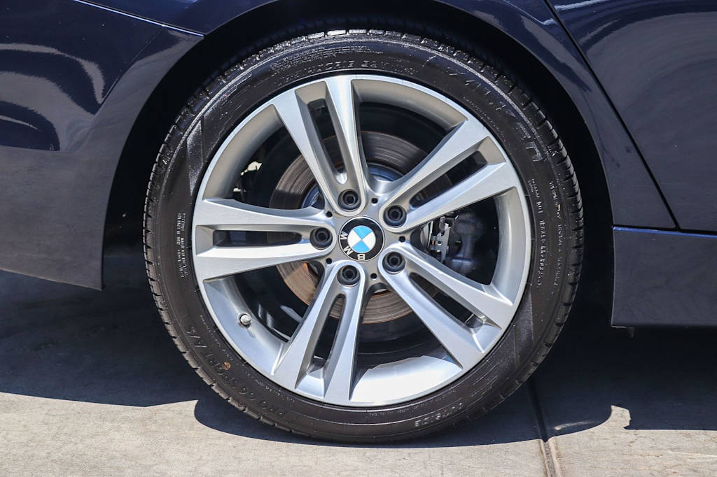 Thumbnail: 2017 BMW 3 Series - 7