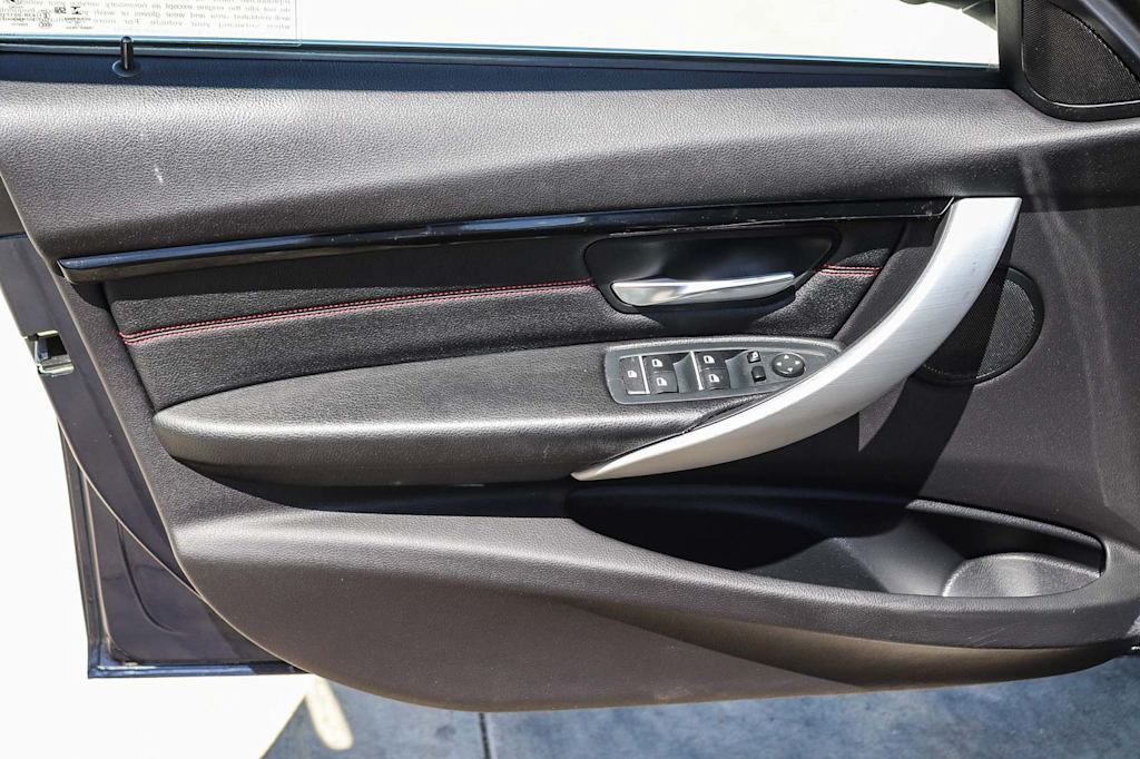 Thumbnail: 2017 BMW 3 Series - 25