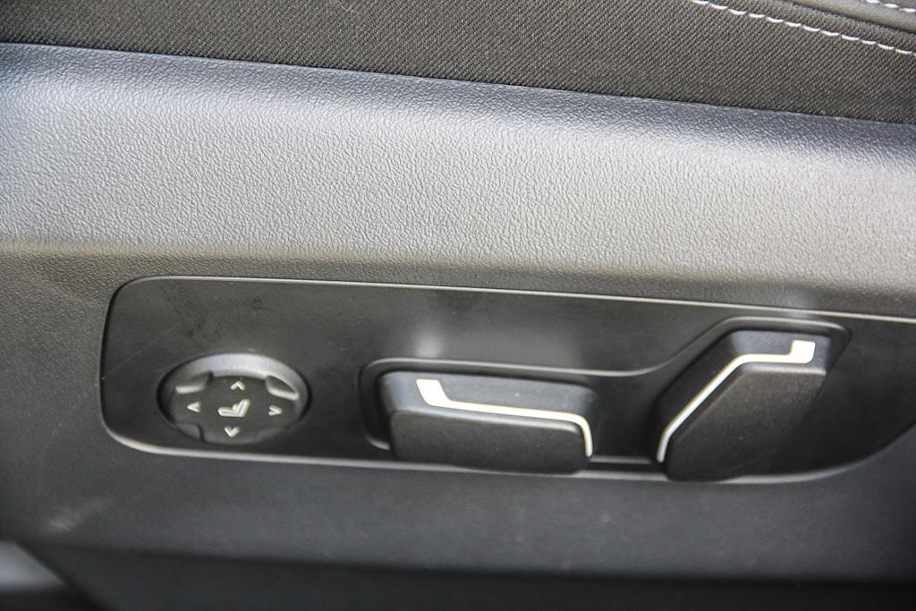 Thumbnail: 2025 BMW i5 - 20