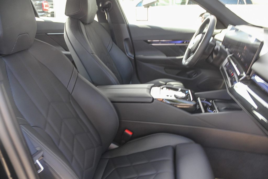 Thumbnail: 2025 BMW i5 - 22