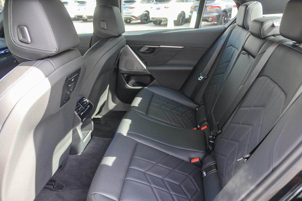 Thumbnail: 2025 BMW i5 - 9