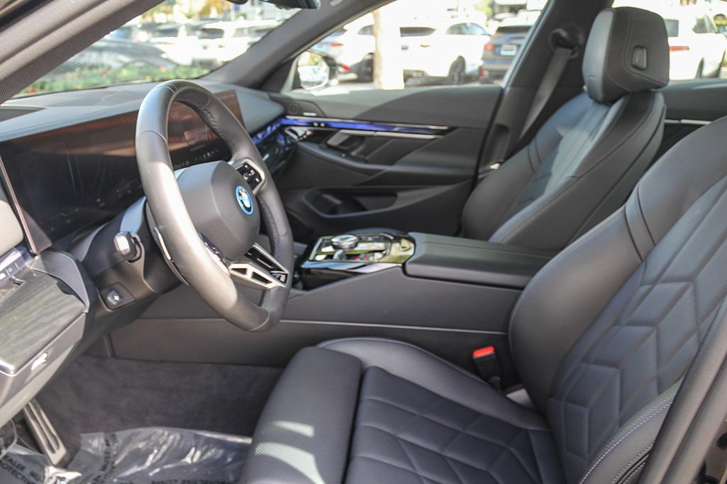 Thumbnail: 2025 BMW i5 - 7