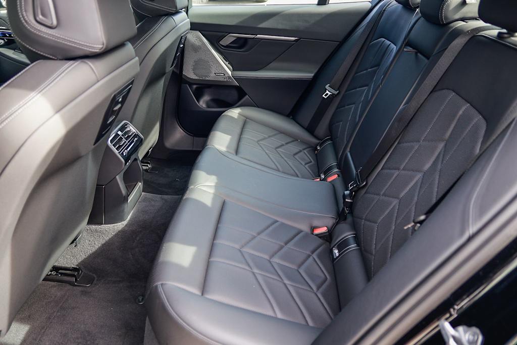 Thumbnail: 2025 BMW i5 - 11