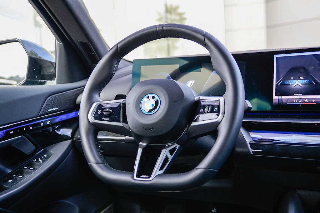 Thumbnail: 2025 BMW i5 - 12