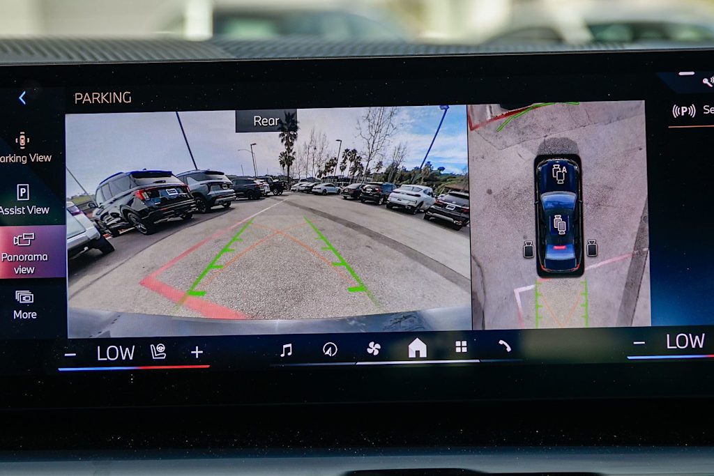 Thumbnail: 2025 BMW i5 - 27