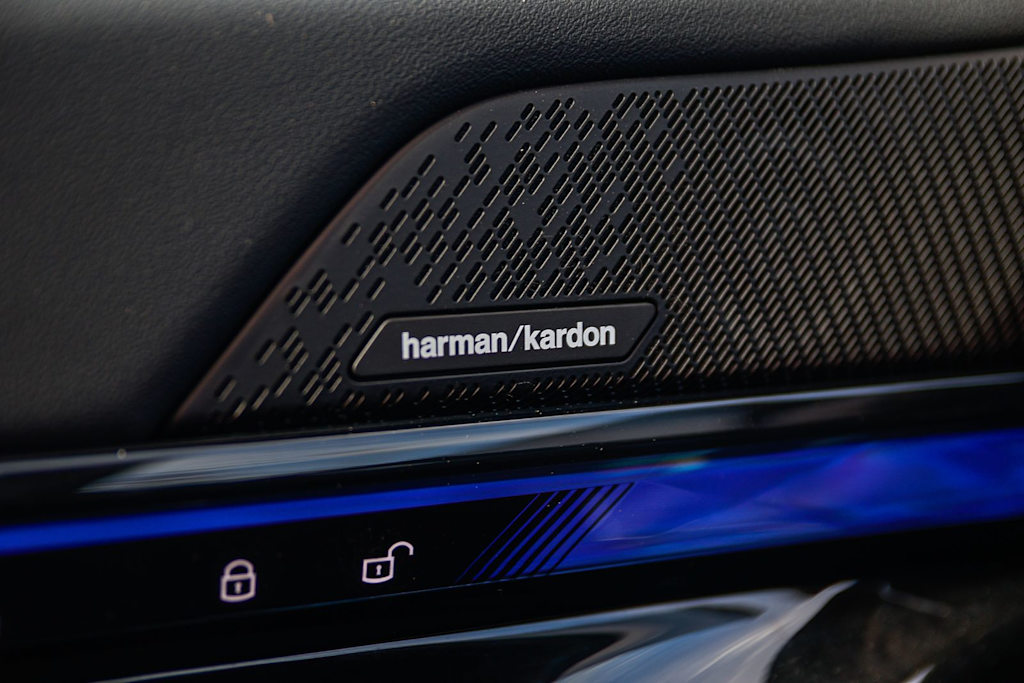 Thumbnail: 2025 BMW i5 - 25