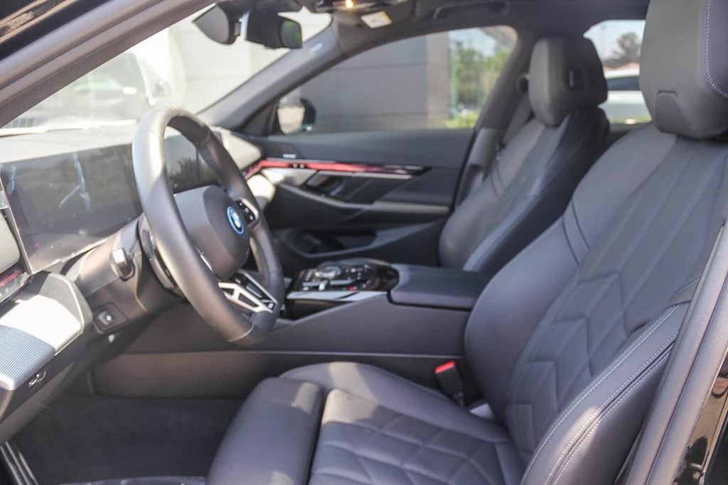 Thumbnail: 2024 BMW i5 - 9