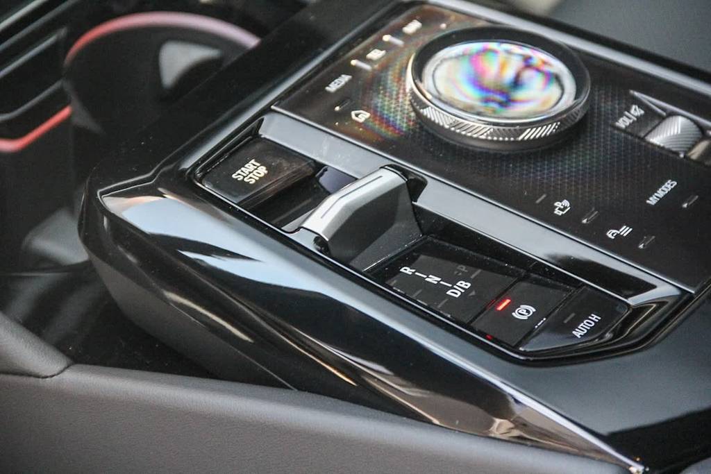 Thumbnail: 2024 BMW i5 - 13