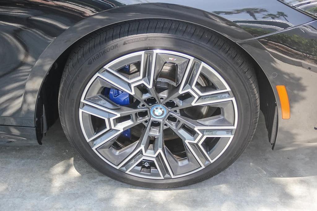 Thumbnail: 2024 BMW i5 - 19