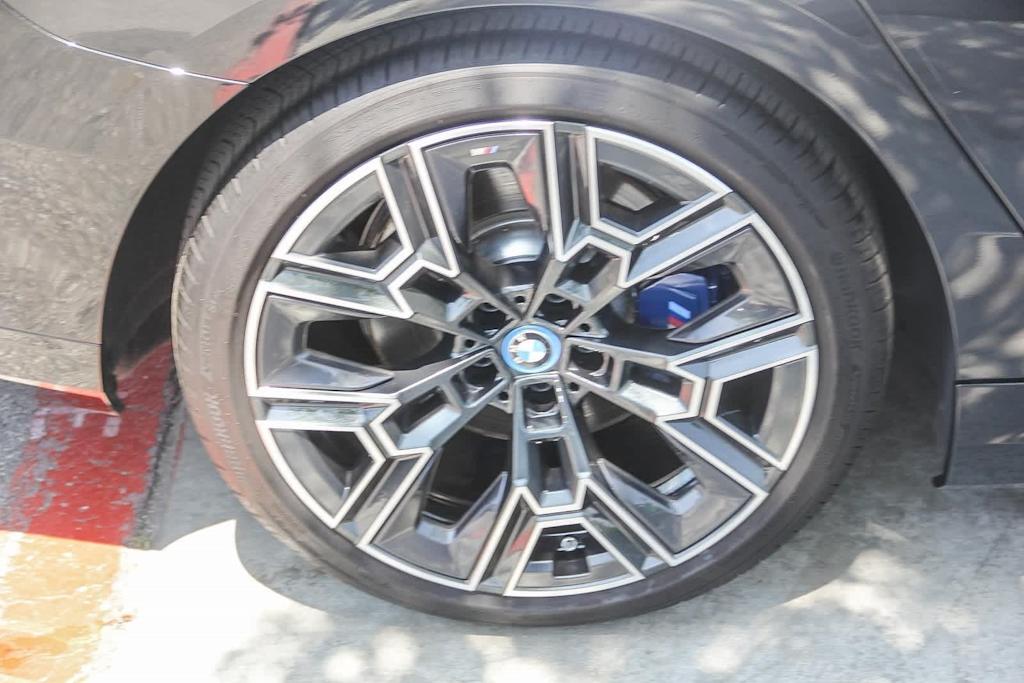 Thumbnail: 2024 BMW i5 - 6