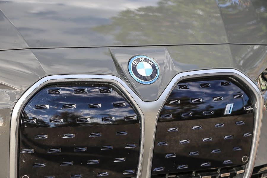 Thumbnail: 2022 BMW i4 - 17