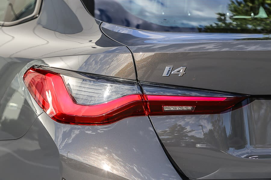 Thumbnail: 2022 BMW i4 - 19