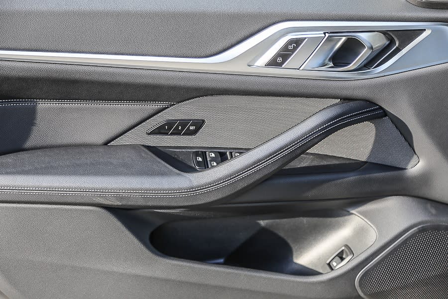 Thumbnail: 2022 BMW i4 - 22