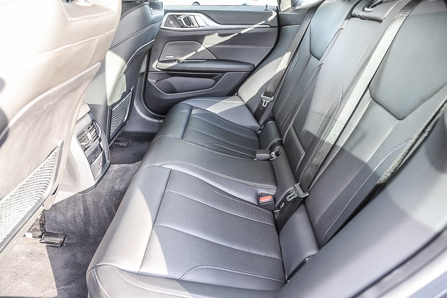 Thumbnail: 2022 BMW i4 - 10