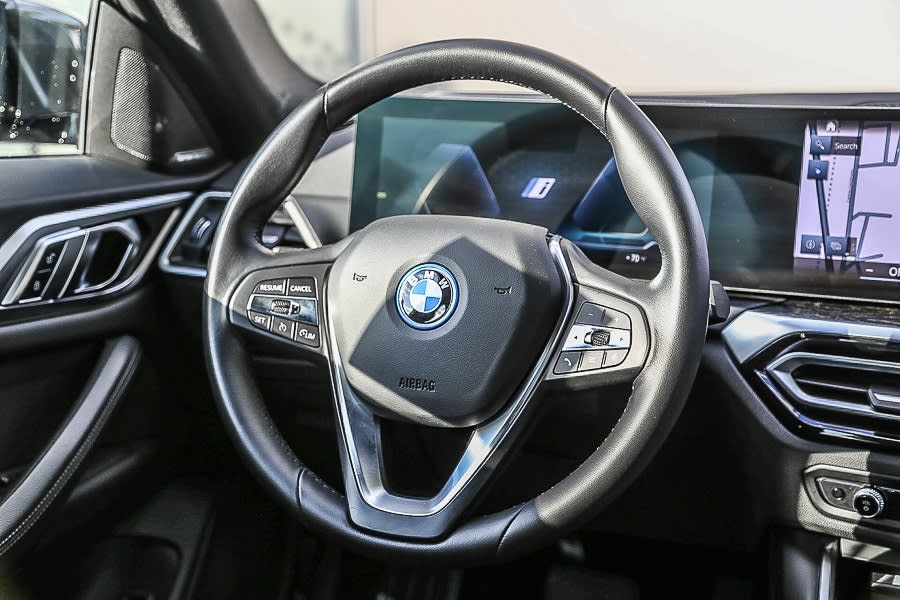 Thumbnail: 2022 BMW i4 - 8