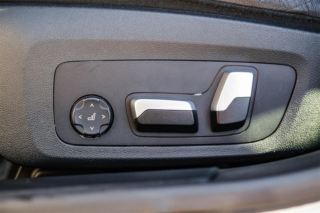 Thumbnail: 2023 BMW i4 - 24