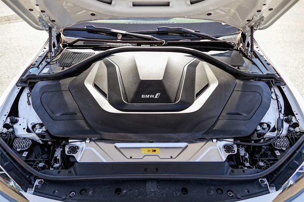 Thumbnail: 2023 BMW i4 - 7