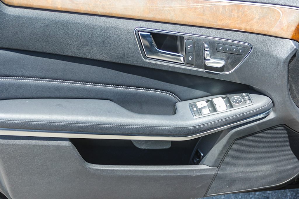 Thumbnail: 2015 Mercedes-Benz E-Class - 24
