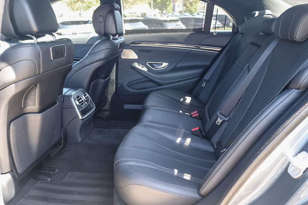 Thumbnail: 2018 Mercedes-Benz S-Class - 12