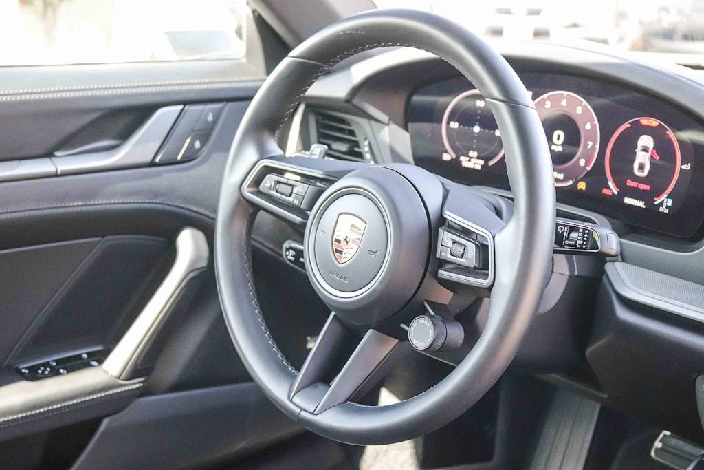 Thumbnail: 2025 Porsche 911 - 11