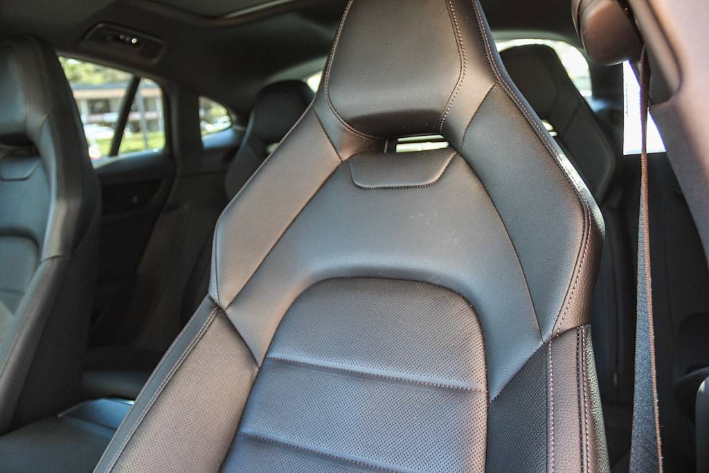 Thumbnail: 2025 Porsche Panamera - 25