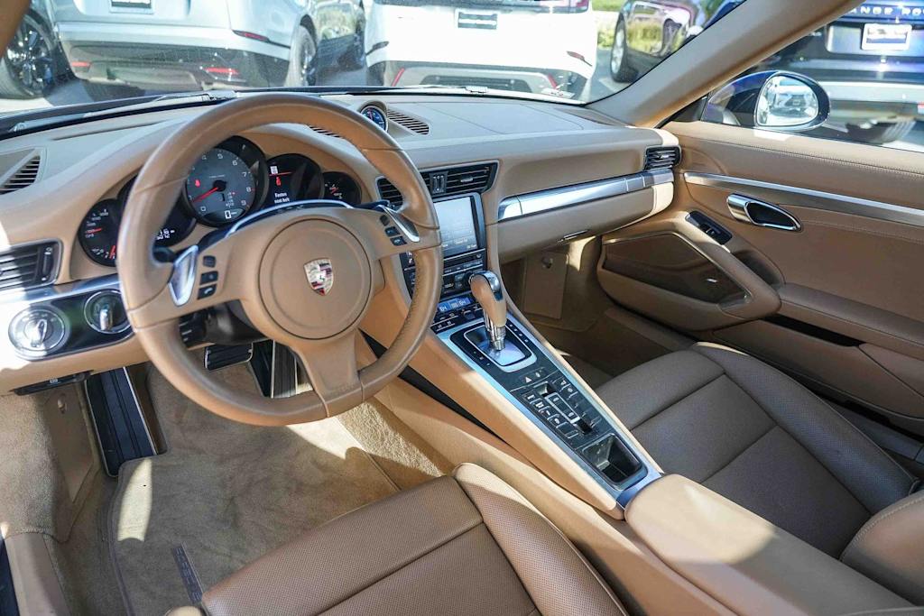 Thumbnail: 2015 Porsche 911 - 2