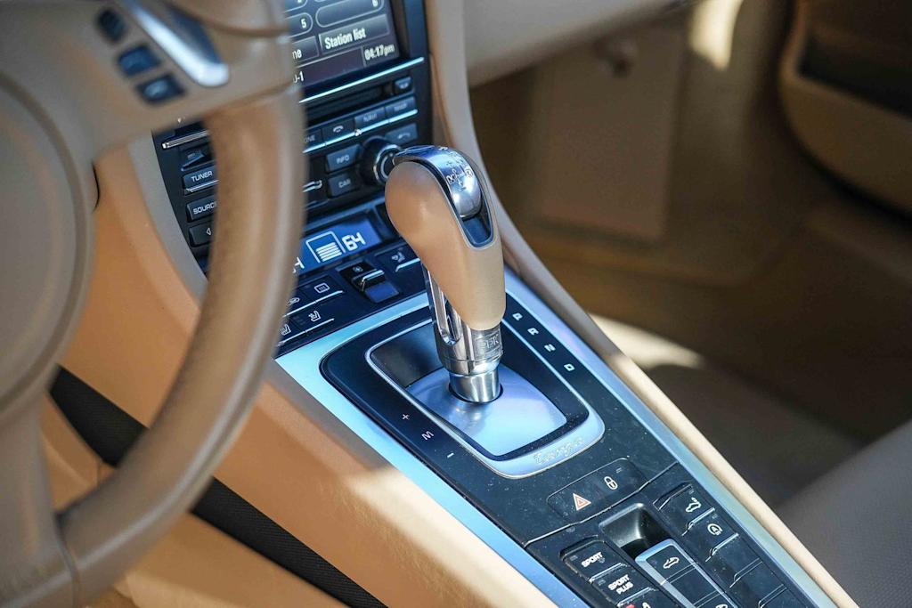 Thumbnail: 2015 Porsche 911 - 13