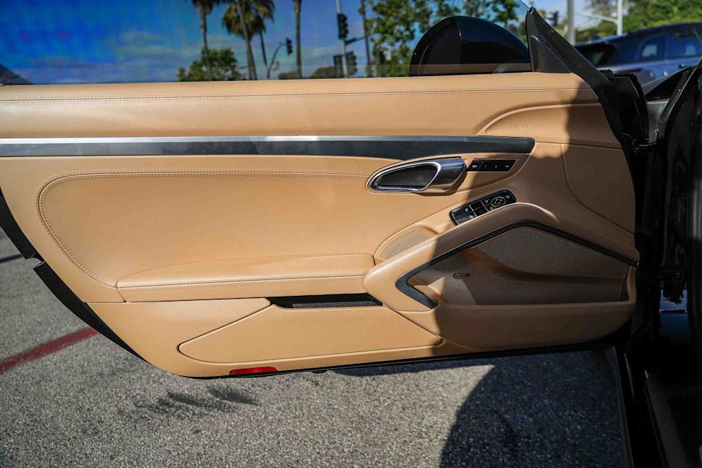 Thumbnail: 2015 Porsche 911 - 22