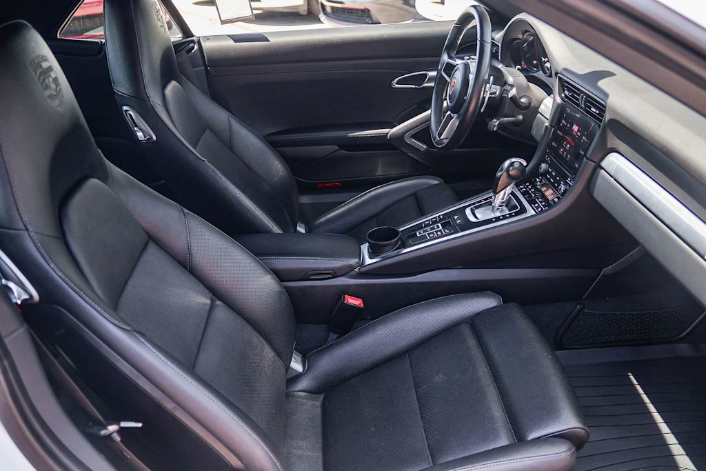 Thumbnail: 2019 Porsche 911 - 8