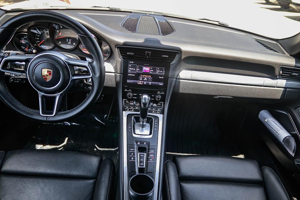 Thumbnail: 2019 Porsche 911 - 2