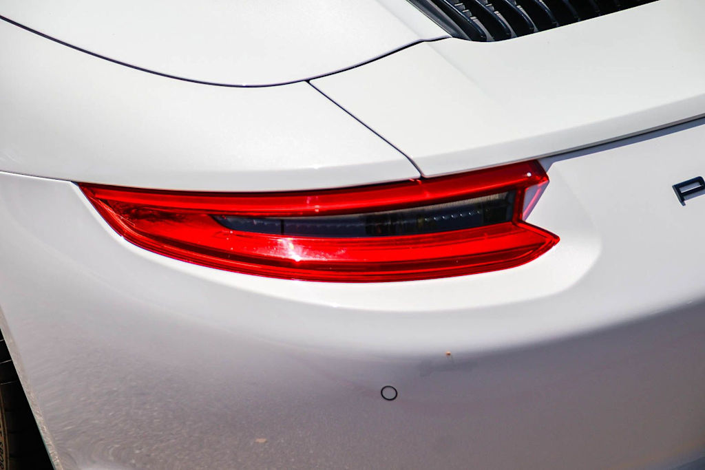 Thumbnail: 2019 Porsche 911 - 18