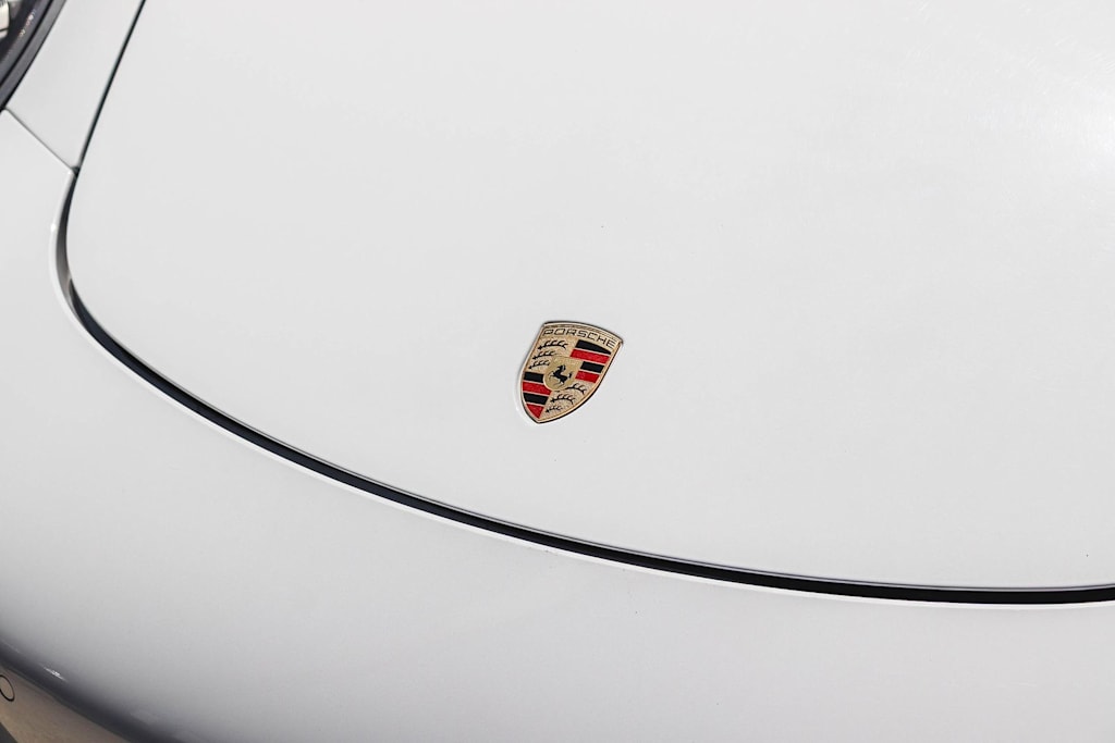 Thumbnail: 2017 Porsche 911 - 18