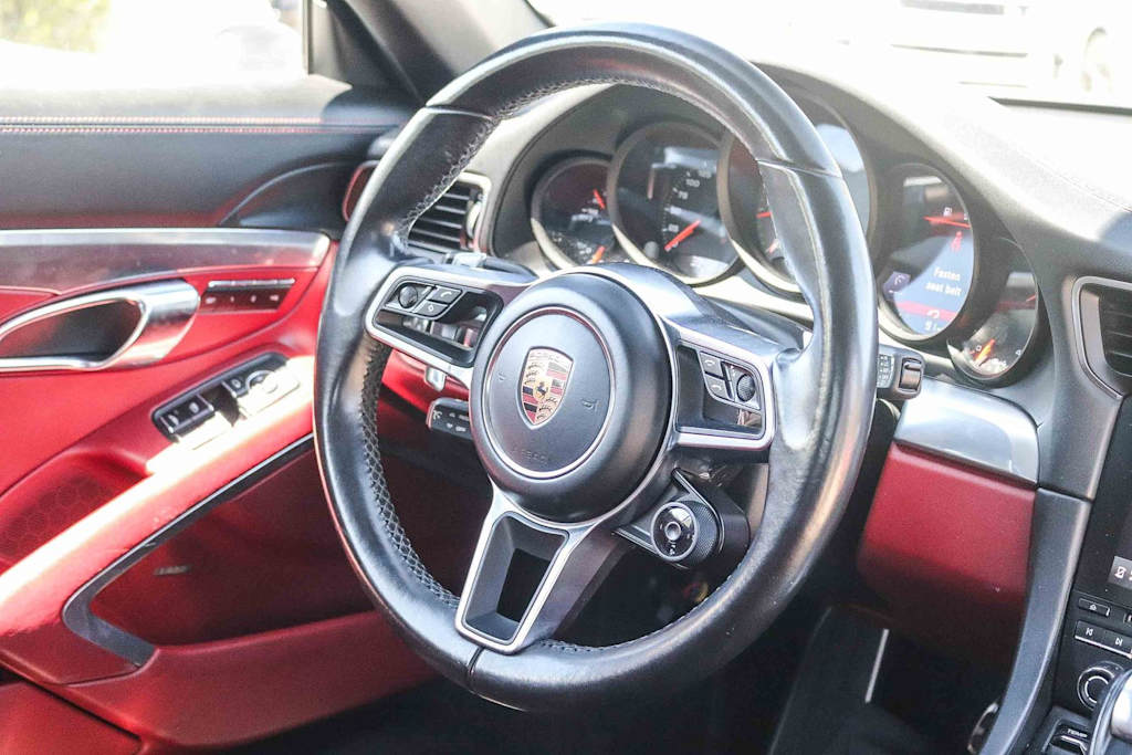 Thumbnail: 2017 Porsche 911 - 8