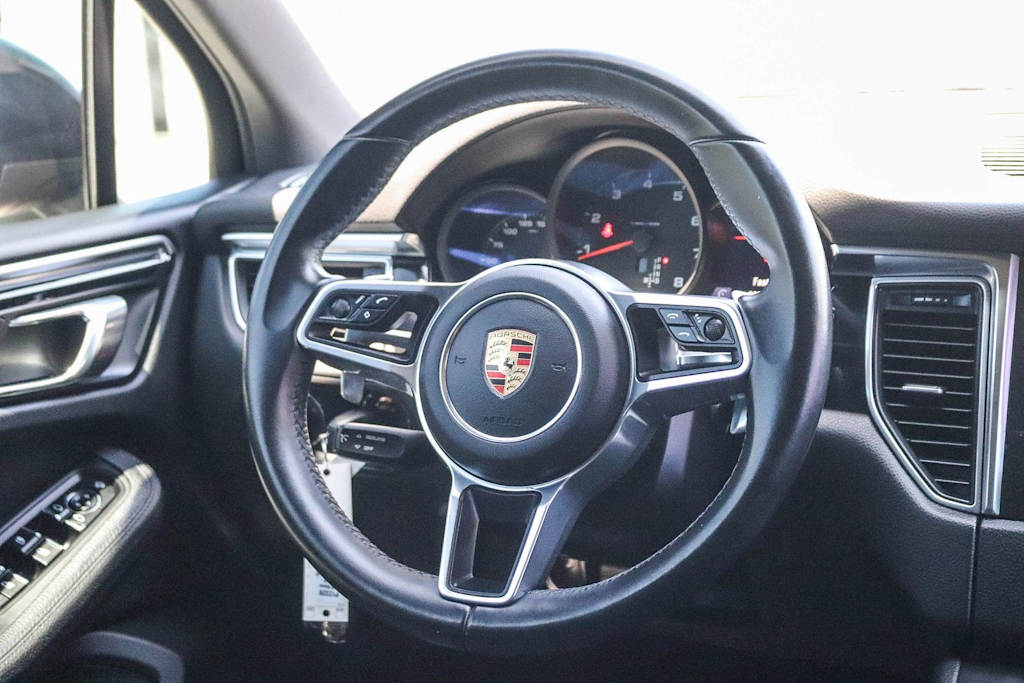 Thumbnail: 2018 Porsche Macan - 12