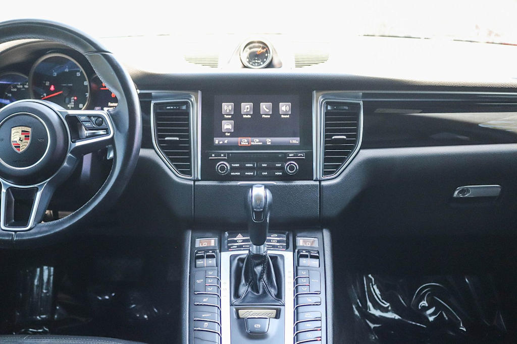 Thumbnail: 2018 Porsche Macan - 8