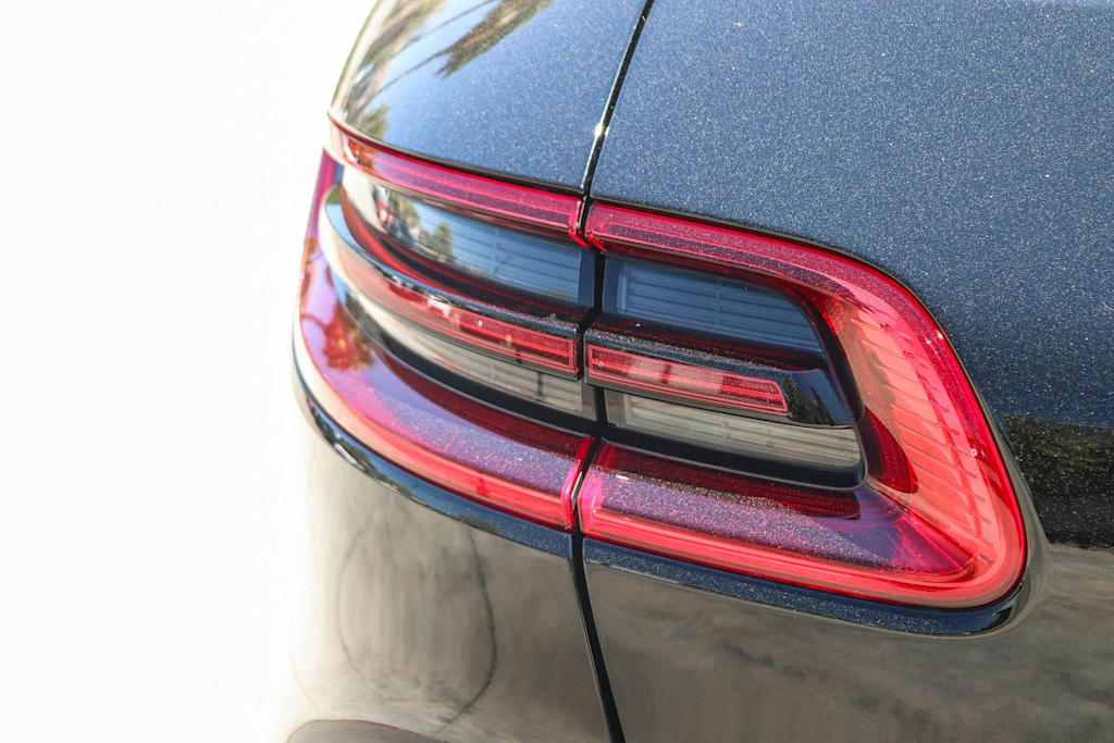Thumbnail: 2018 Porsche Macan - 19