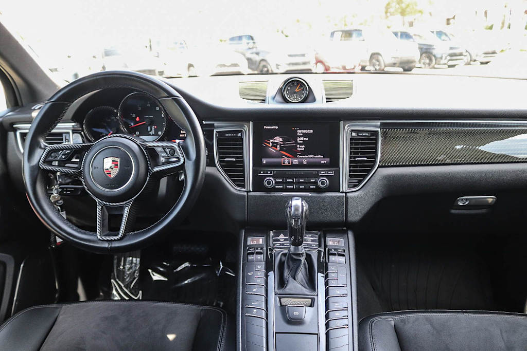 Thumbnail: 2018 Porsche Macan - 2