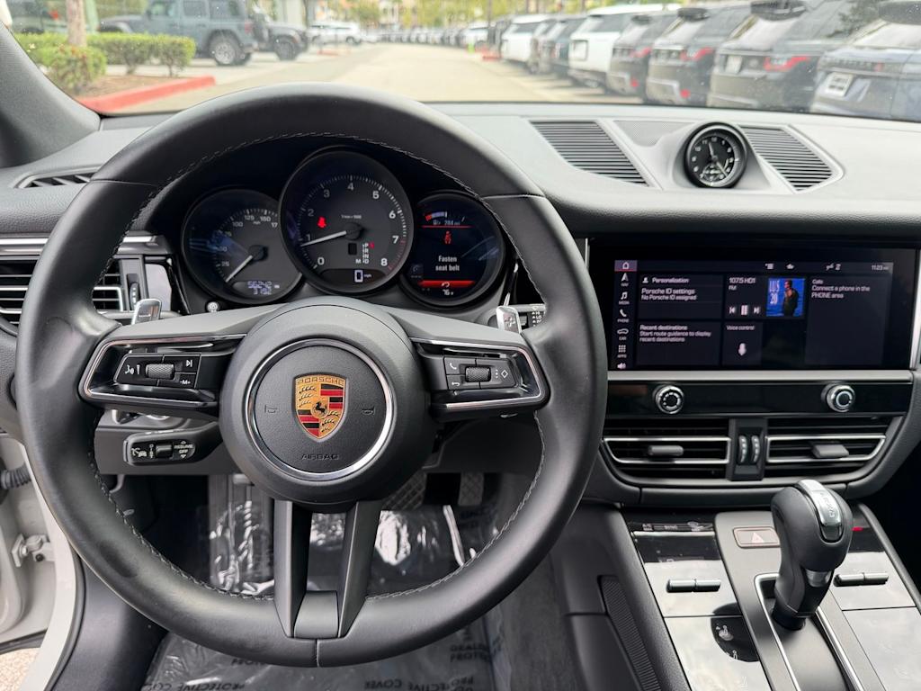 Thumbnail: 2022 Porsche Macan - 13