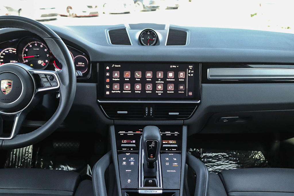 Thumbnail: 2023 Porsche Cayenne - 2