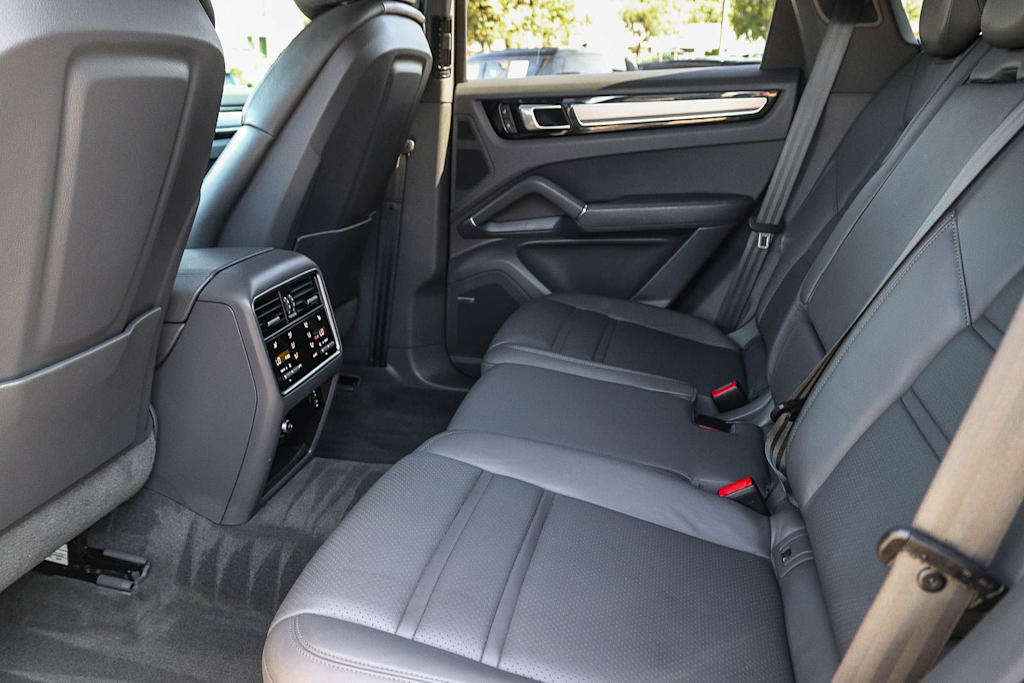 Thumbnail: 2023 Porsche Cayenne - 12